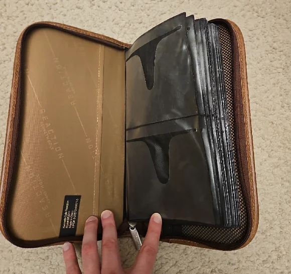 Kenneth Cole Reaction CD & DVD Holder | Leather Disc Case - Picture 5 of 7